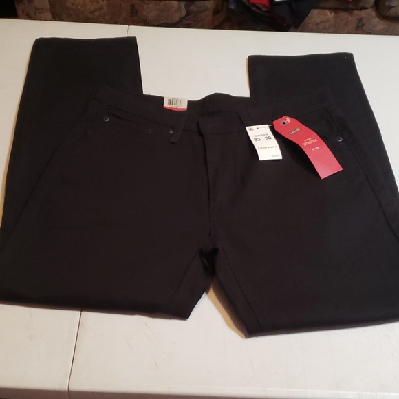 black jeans athletic fit